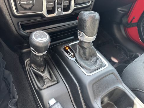 Used 2020 Jeep Wrangler Unlimited Sport S AWD/4WD image 25