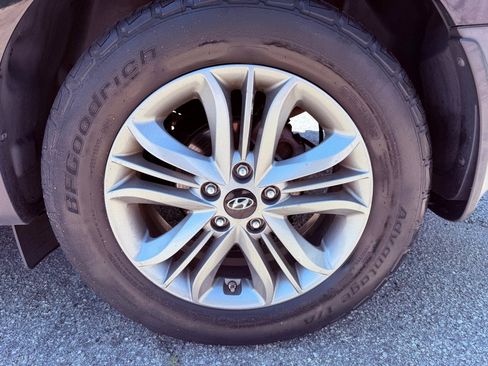 Used 2015 Hyundai Tucson GLS w/ Option Group 02 FWD image 10