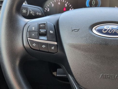 Used 2020 Ford Escape SE image 24