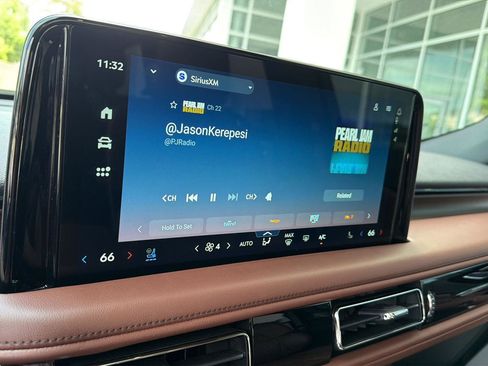 Used 2025 Lincoln Aviator Reserve w/ Equipment Group 201A AWD/4WD image 24