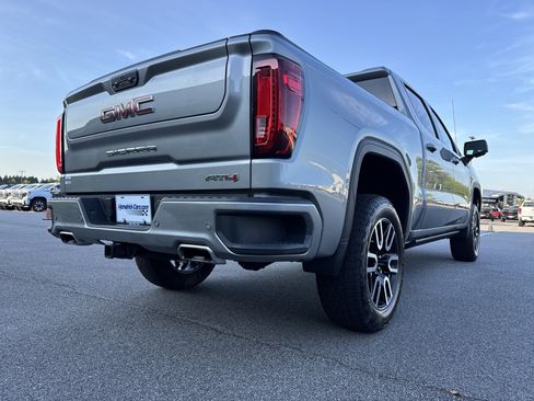 Used 2025 GMC Sierra 1500 AT4 w/ AT4 Preferred Package AWD/4WD image 8