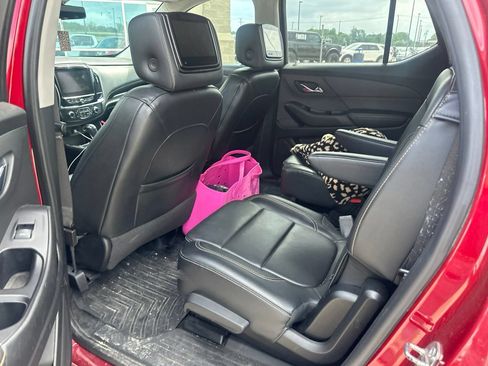 Used 2019 Chevrolet Traverse RS FWD image 11