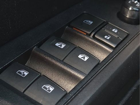 Used 2022 Toyota Tacoma TRD Off-Road w/ Technology Package image 16