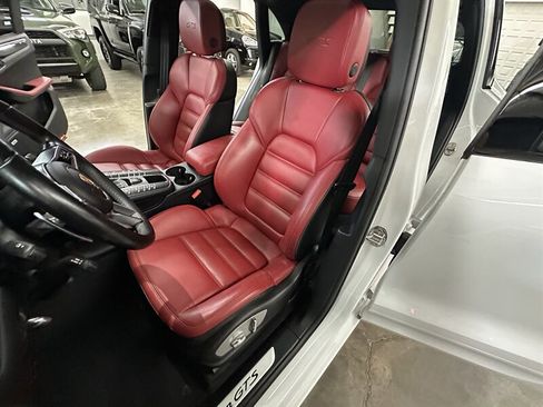 Used 2017 Porsche Macan GTS w/ Premium Package Plus AWD/4WD image 30