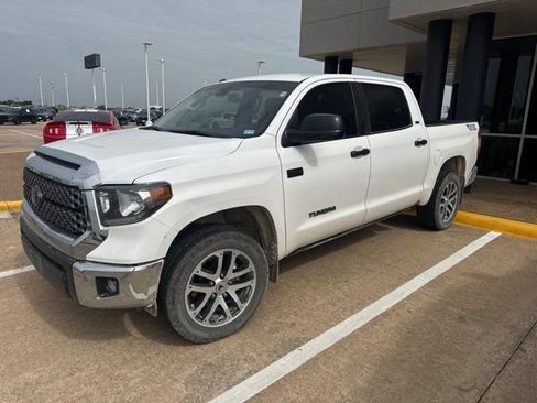 Used 2019 Toyota Tundra SR5 w/ SR5 Upgrade Package AWD/4WD image 4