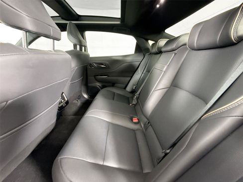 Certified 2024 Toyota Crown Platinum AWD/4WD image 32
