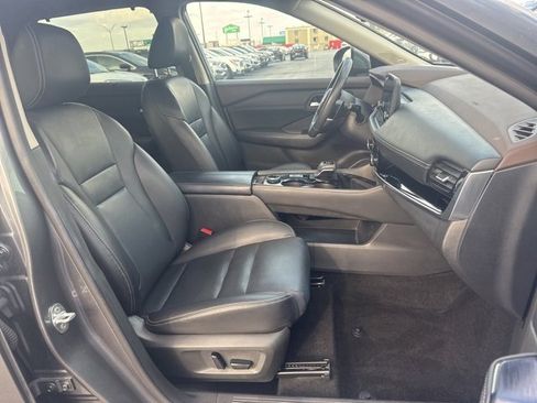 Used 2023 Nissan Rogue SL w/ SL Premium Package image 18