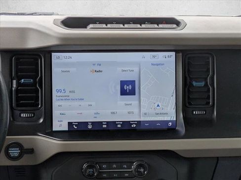 Used 2022 Ford Bronco Wildtrak image 18