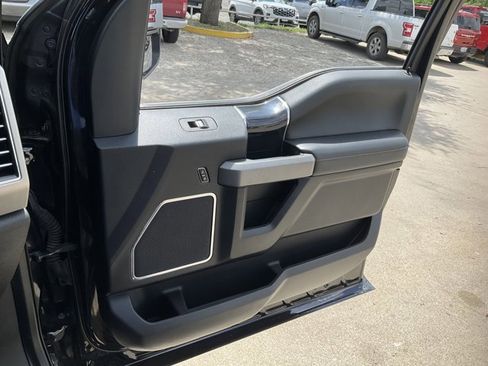 Used 2021 Ford F250 Platinum w/ FX4 Off-Road Package AWD/4WD image 24