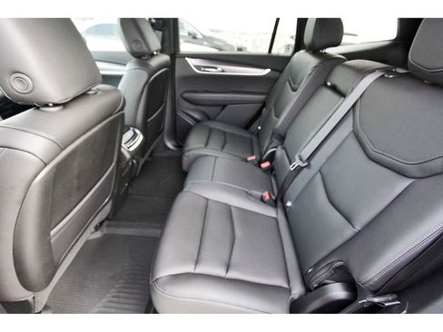New 2025 Cadillac XT6 Luxury image 7