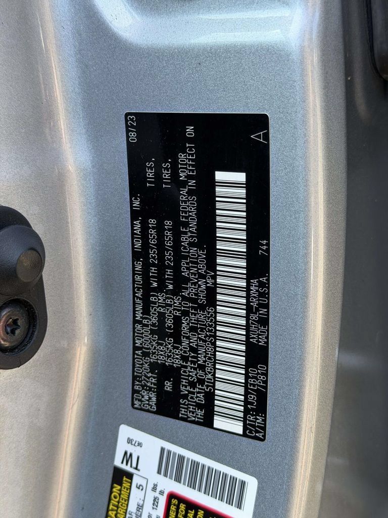 Used 2023 Toyota Highlander XLE AWD/4WD image 17