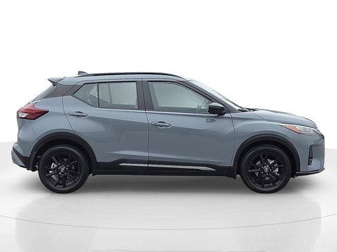 Used 2024 Nissan Kicks SR w/ SR Premium Package image 6