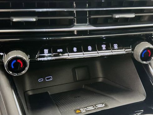 New 2026 Chevrolet Traverse RS image 18