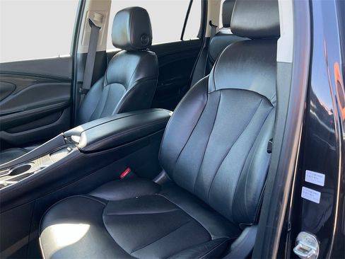 Used 2020 Buick Envision Essence image 21