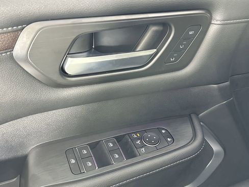 New 2025 Nissan Armada Platinum image 18