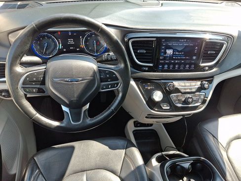 Certified 2020 Chrysler Pacifica Touring-L Plus FWD image 13