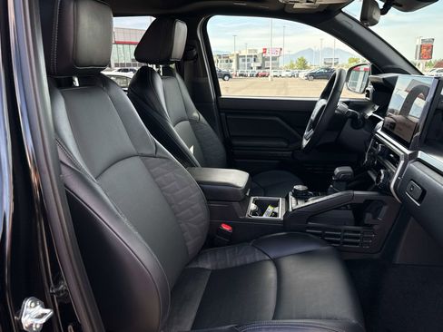 Used 2025 Toyota Tacoma TRD Off-Road w/ TRD Off Road Premium Package AWD/4WD image 17