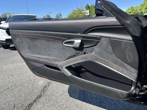 Used 2018 Porsche 911 GT3 RWD image 12