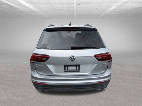 Used 2021 Volkswagen Tiguan SE w/ Panoramic Sunroof Package AWD/4WD image 8