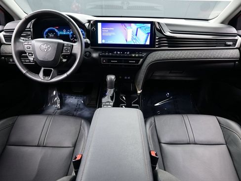 Used 2026 Toyota Camry XLE AWD/4WD image 17