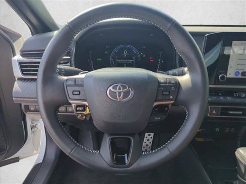 Used 2025 Toyota Camry SE w/ Convenience Package FWD image 13