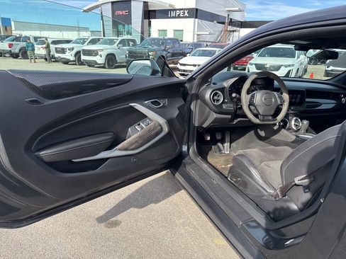 Used 2017 Chevrolet Camaro SS image 24