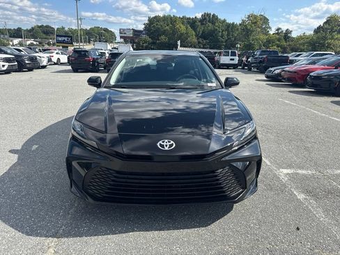 Used 2025 Toyota Camry LE FWD image 8