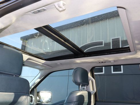 Used 2022 Ford F150 Limited image 9