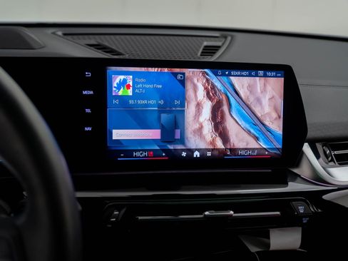 Certified 2025 BMW X2 xDrive28i image 24