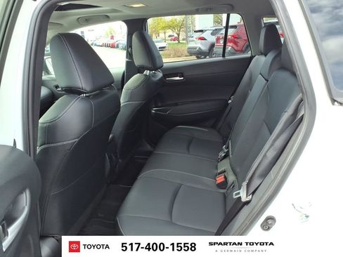 Used 2022 Toyota Corolla Cross XLE w/ Convenience Package AWD/4WD image 12