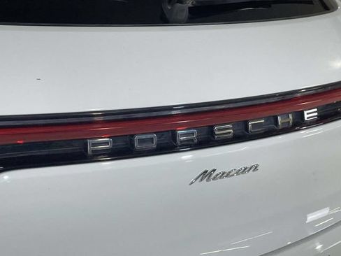 Certified 2020 Porsche Macan AWD/4WD image 12