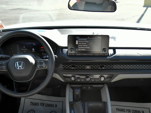 Used 2023 Honda Accord LX image 33