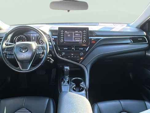 Used 2021 Toyota Camry SE image 12
