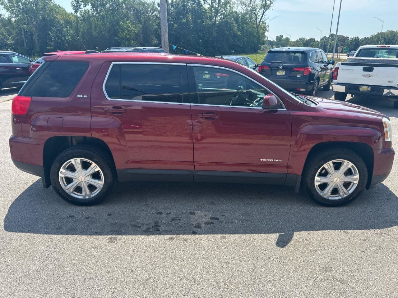 Used 2017 GMC Terrain SLE AWD/4WD image 4