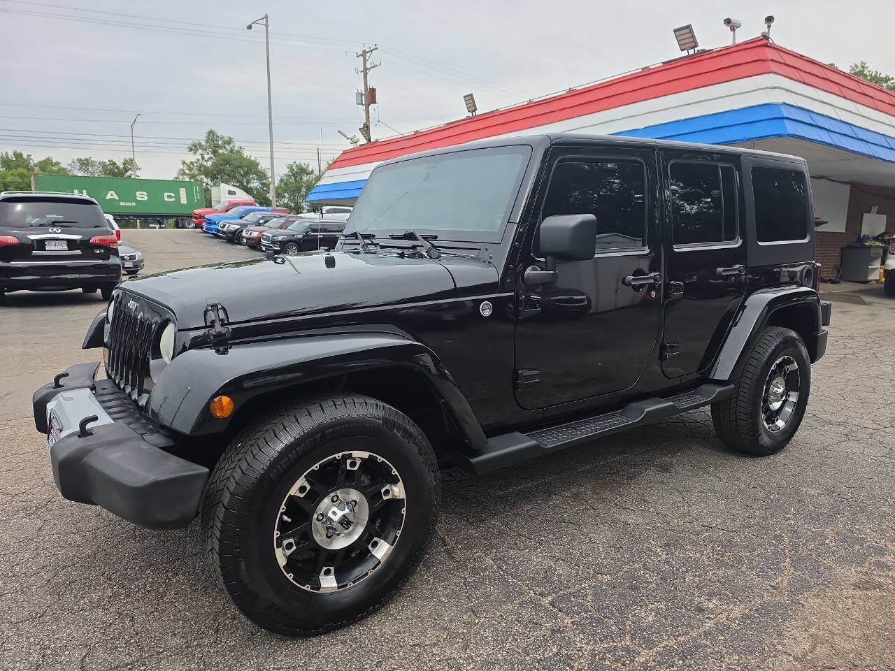 Used 2012 Jeep Wrangler Unlimited Sahara w/ Connectivity Group AWD/4WD image 3