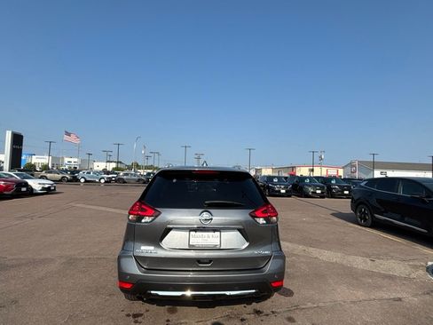Used 2020 Nissan Rogue SV AWD/4WD image 6