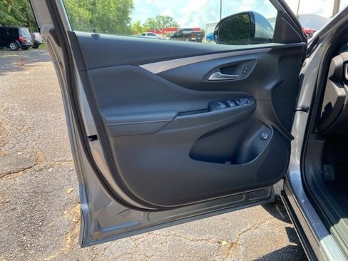 New 2025 Buick Envista Avenir image 10