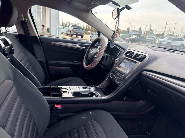 Used 2017 Ford Fusion SE w/ Fusion SE Technology Package FWD image 22