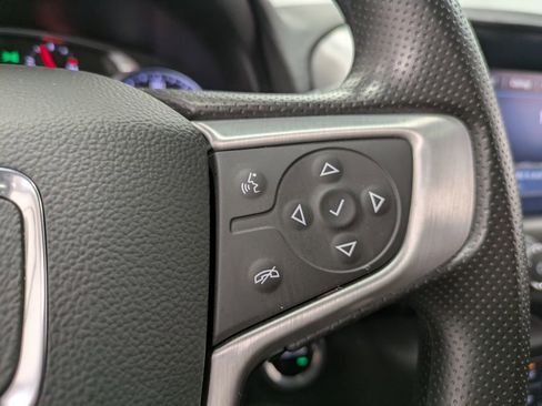 Used 2023 GMC Terrain SLE w/ Driver Convenience Package image 17