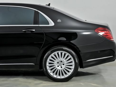 Used 2017 Mercedes-Benz Maybach S 550 4MATIC image 9