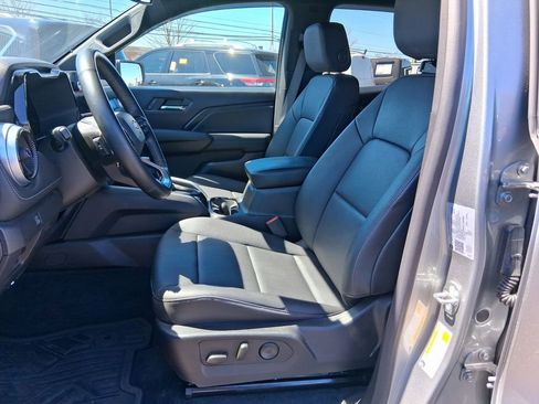 Used 2023 Chevrolet Colorado LT w/ LT Convenience Package III image 13