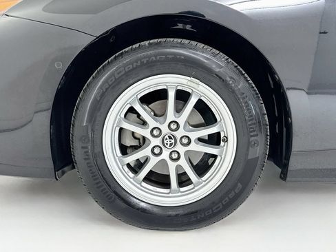 Used 2019 Toyota Prius LE AWD/4WD image 27