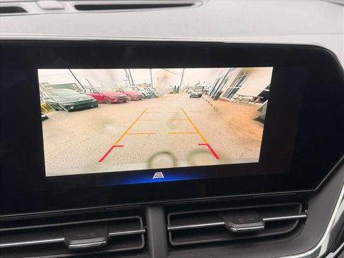 Used 2025 Chevrolet Trax RS w/ Sunroof Package image 26