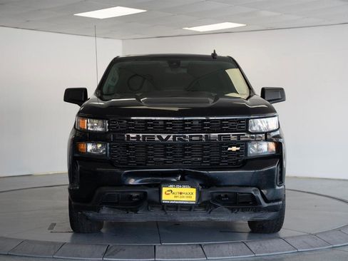 Used 2021 Chevrolet Silverado 1500 Custom w/ Safety Confidence Package AWD/4WD image 2
