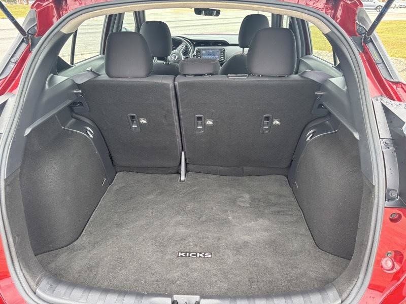 Used 2022 Nissan Kicks SR w/ Interior Electronics Package FWD image 15