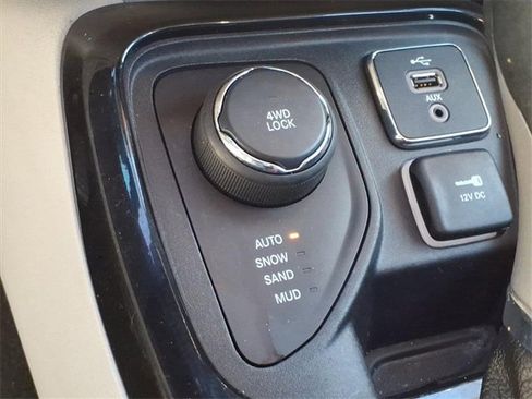 Certified 2018 Jeep Compass Limited w/ Navigation Group image 19