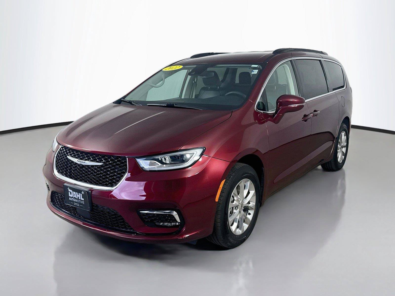 Used 2022 Chrysler Pacifica Touring-L AWD/4WD image 4