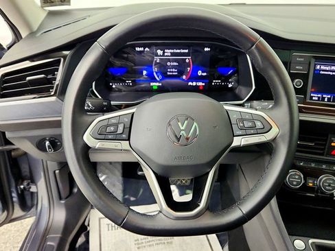 Used 2023 Volkswagen Jetta SE w/ Panoramic Sunroof Package FWD image 10