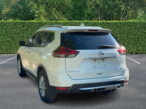Used 2019 Nissan Rogue SV image 4