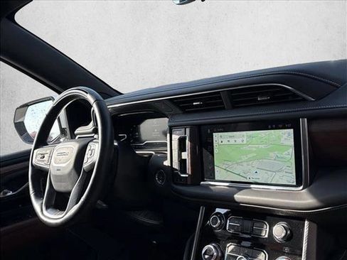 Used 2023 GMC Yukon Denali Ultimate AWD/4WD image 22